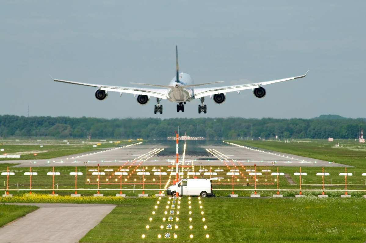 aircraft approaching Munich aircraft approaching Munich