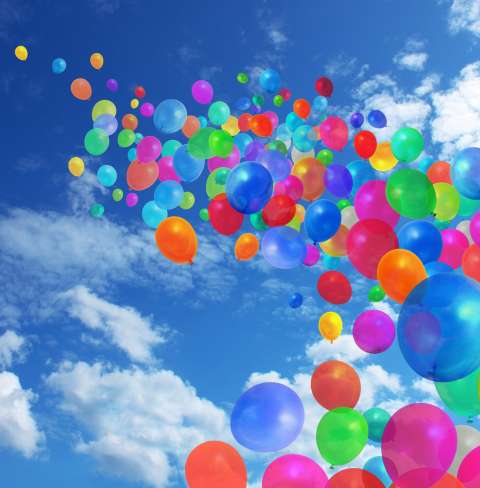 Viele Luftballons am Himmel Viele Luftballons am Himmel