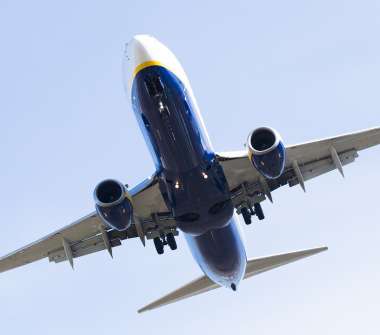 airplane approaching airplane approaching