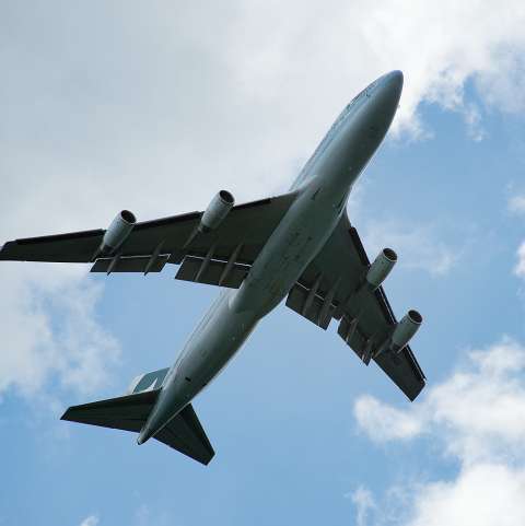 Flugzeug am Himmel Flugzeug am Himmel