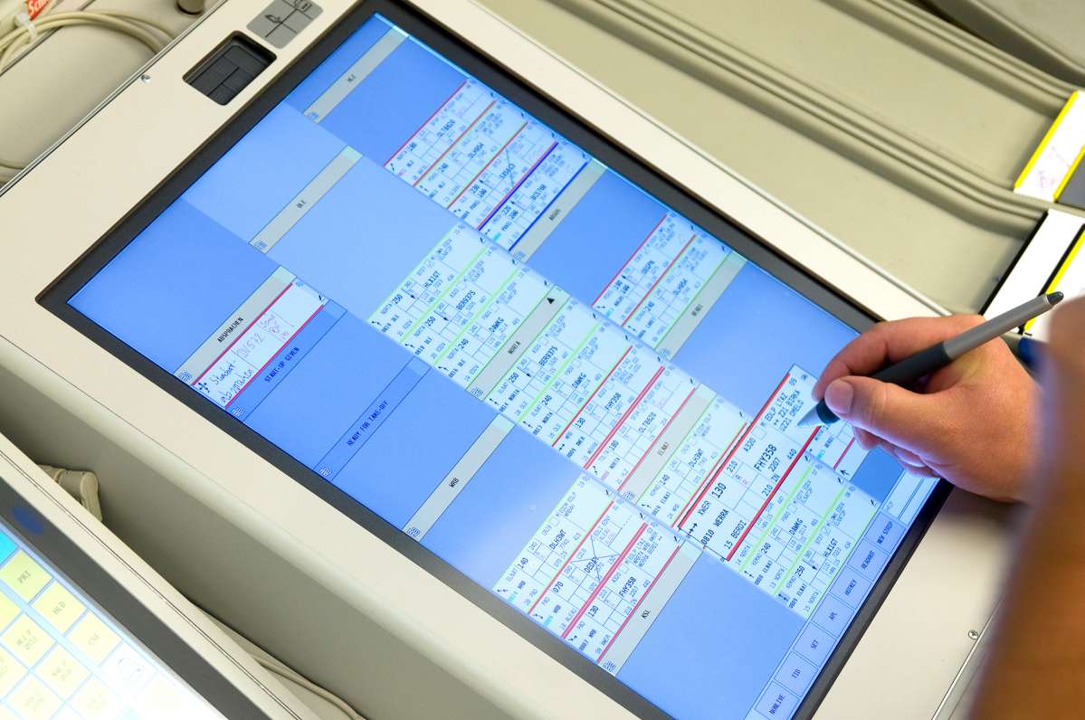 electronic ATC aircraft labels electronic ATC aircraft labels