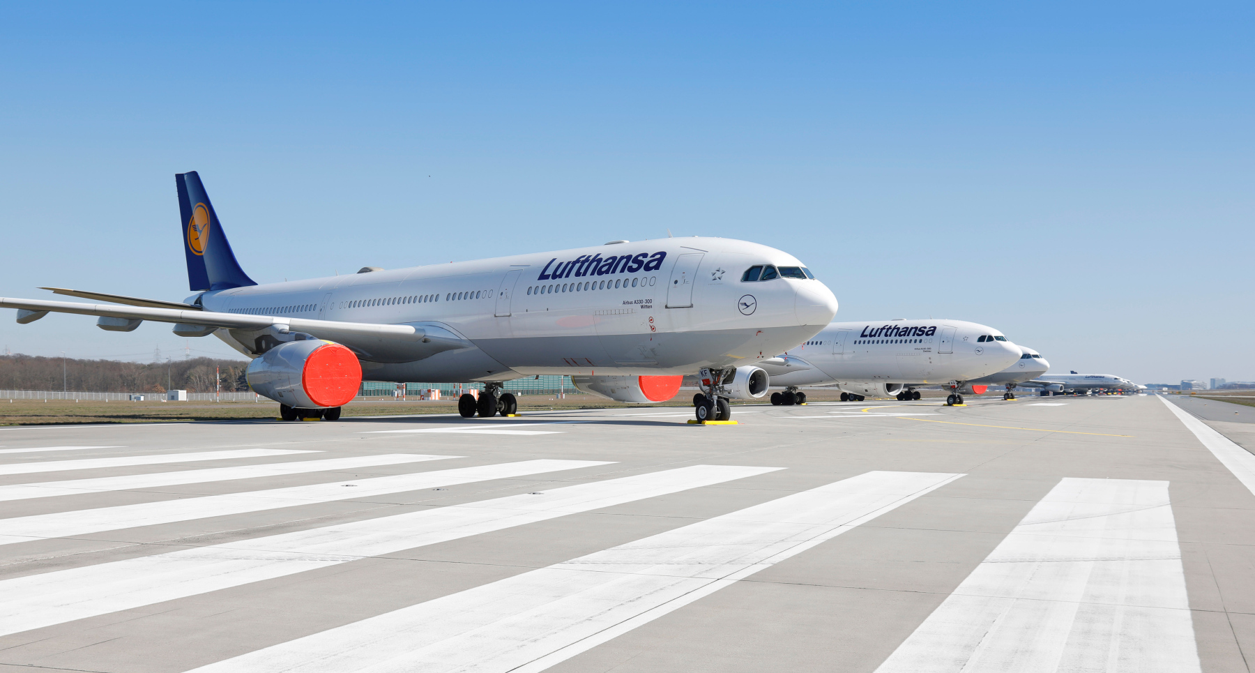 parked aircraft at Frankfurt airport
