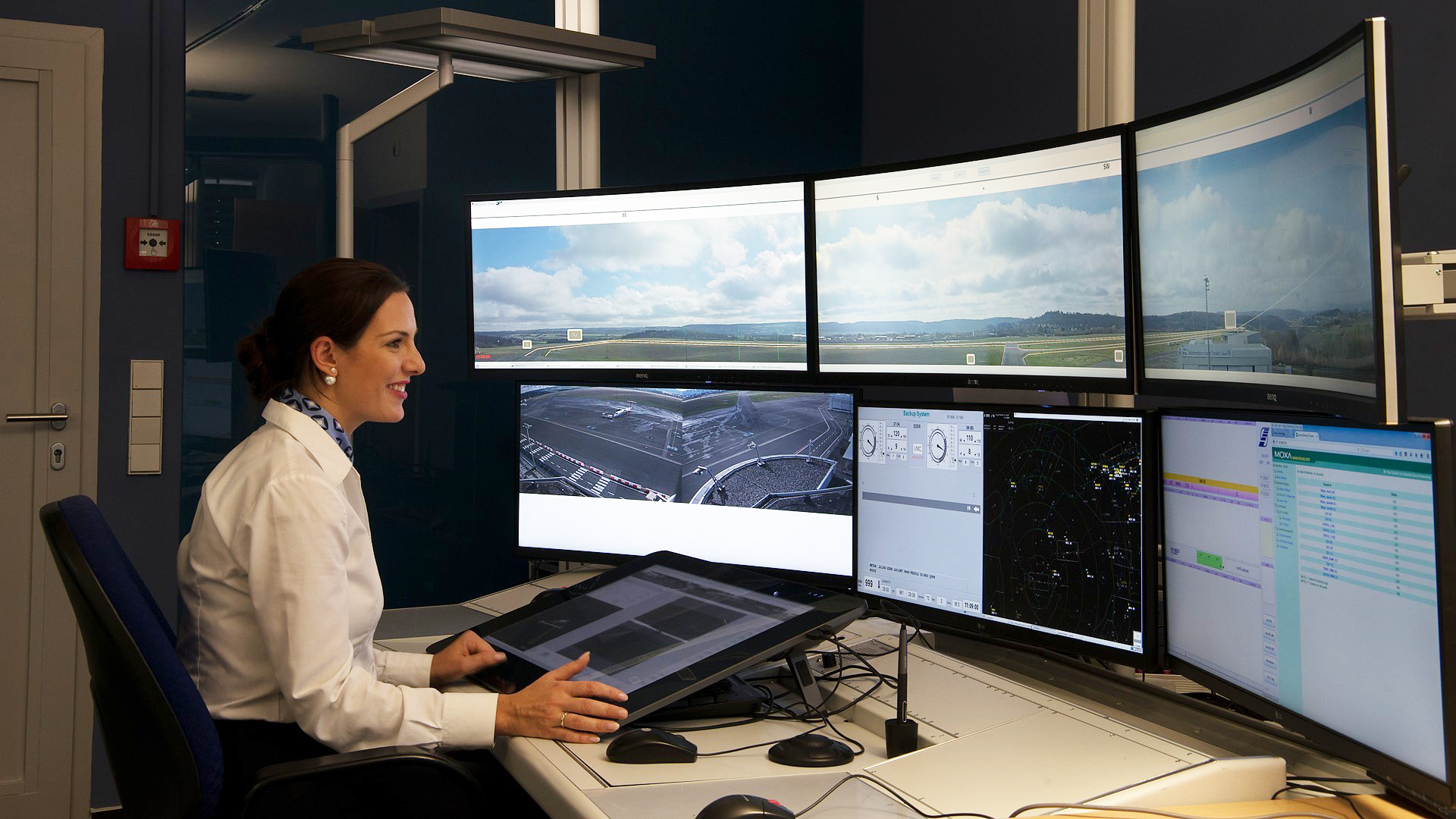 remote tower control workstation