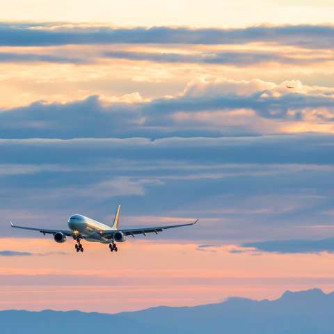 sunset aircraft approach